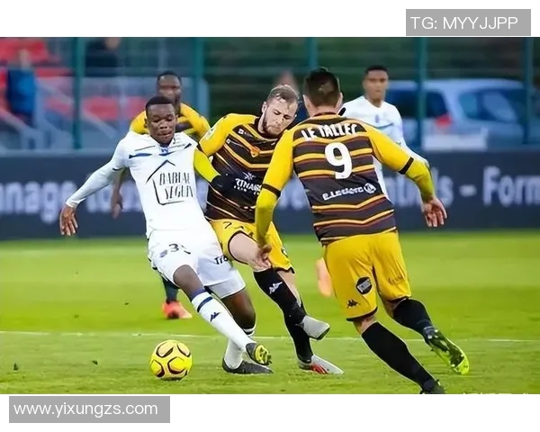 卡昂与孔卡诺的激烈对决揭示了足球战术的博弈与精彩瞬间