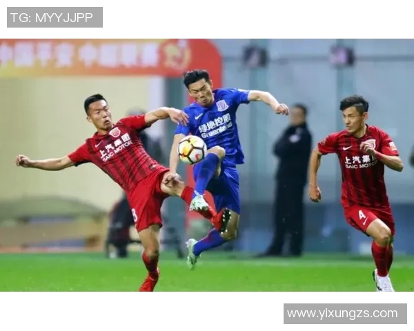 上海上港与申花的激烈对决谁将胜出期待精彩瞬间再度上演